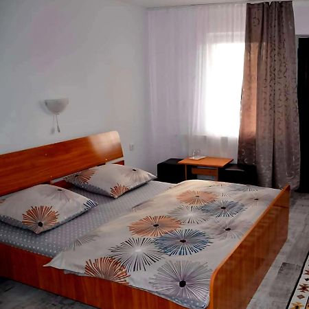 Cris & Mona Hotel ซาพึนซา ภายนอก รูปภาพ