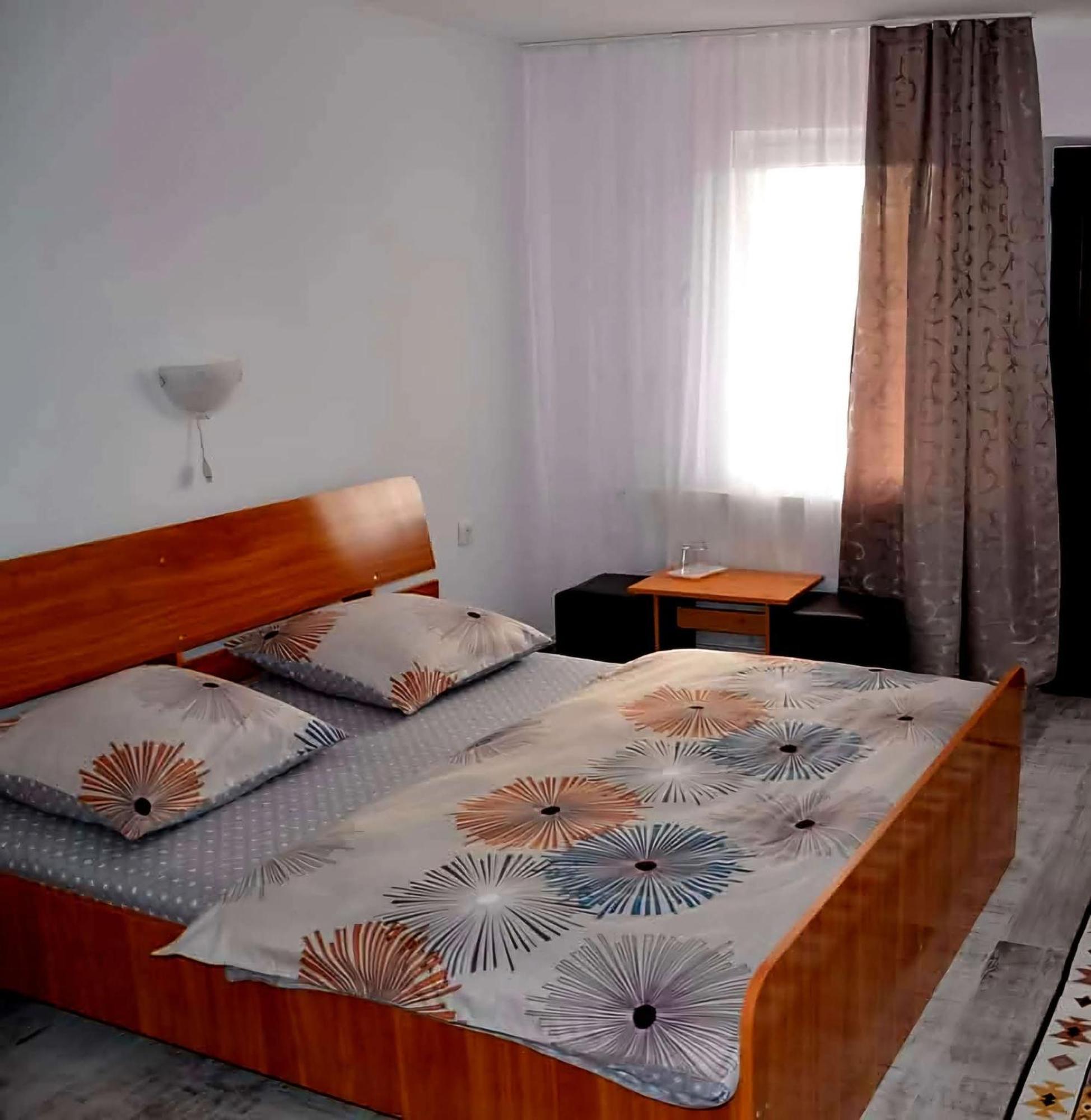 Cris & Mona Hotel ซาพึนซา ภายนอก รูปภาพ