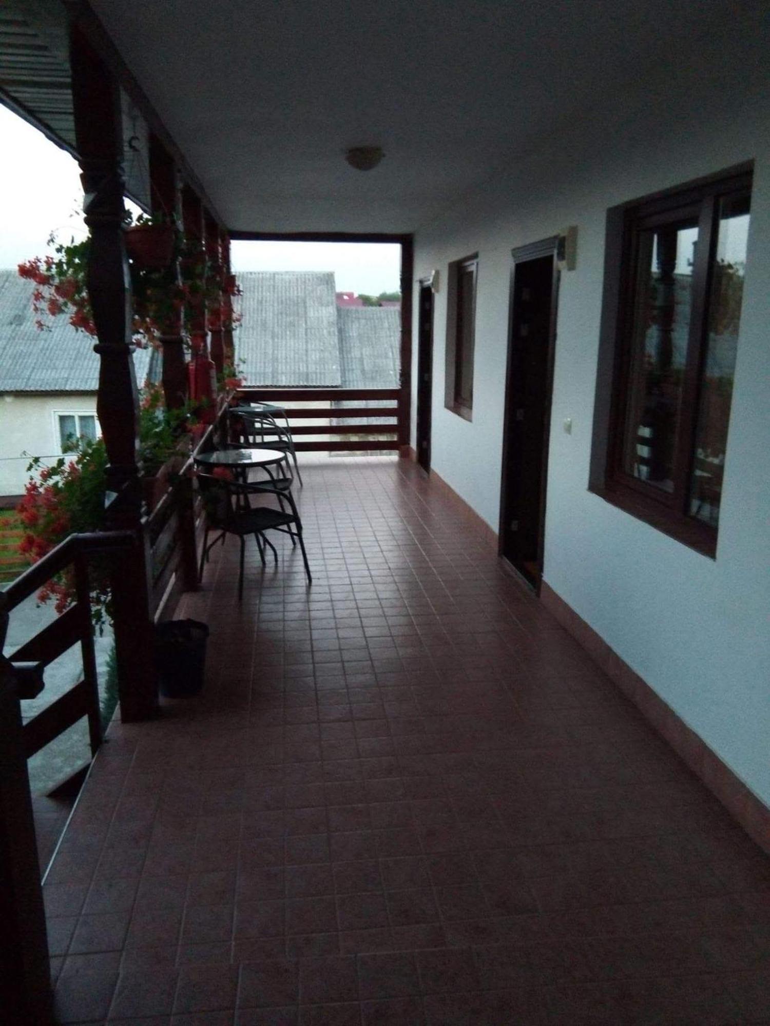 Cris & Mona Hotel ซาพึนซา ภายนอก รูปภาพ